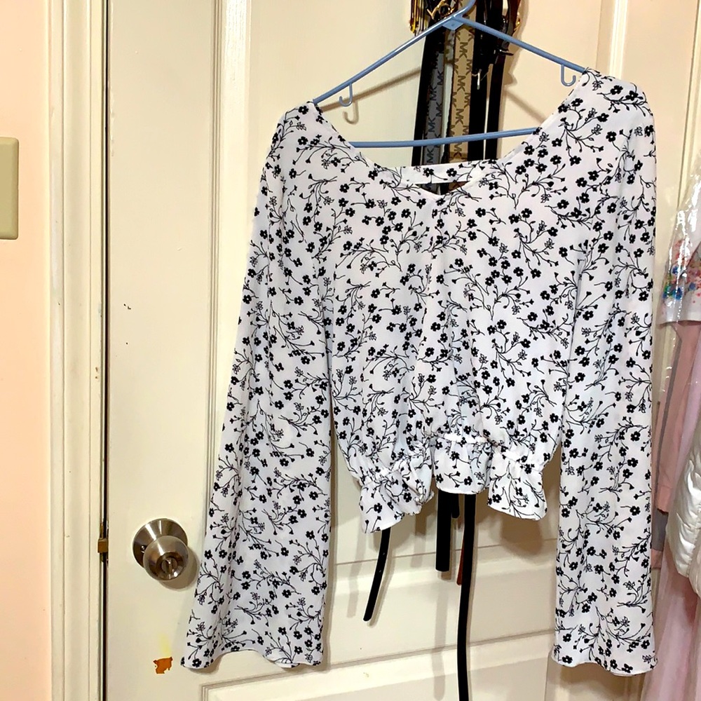 Floral crop top loose fitted sleeve